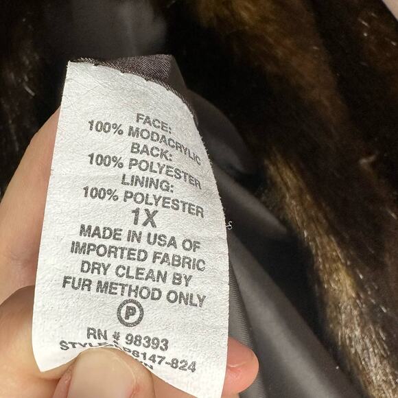 Pamela McCoy Faux Fur Light Dark Brown Color Snap Button Closure Jacket size 1X - Picture 11 of 13